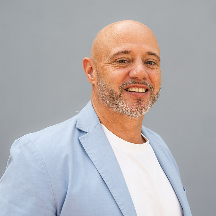 Paul-Wallis-GRANITE-MENA